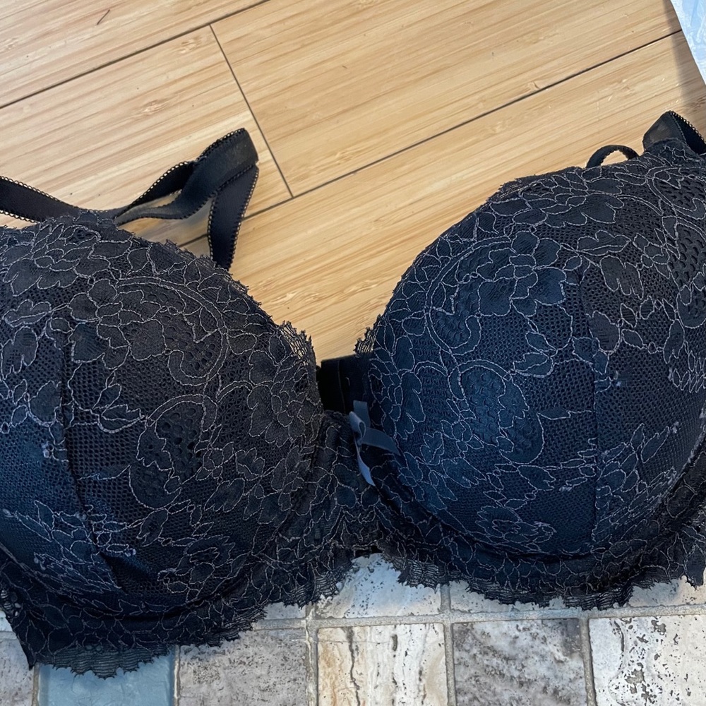 Victoria Secret - Women’s Bra - 32DDD - NWT